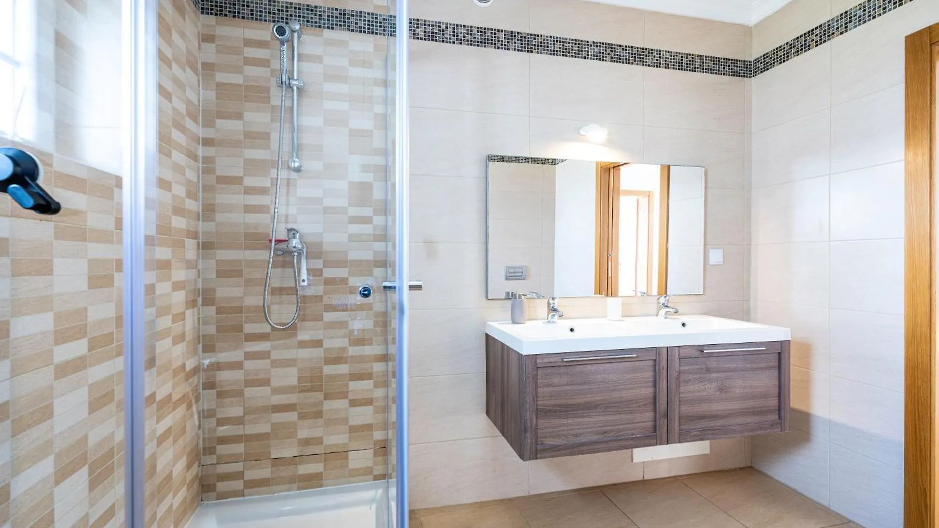 Full Private 180Sqm Villa - Terrace Jacuzzi - 200M Beach & Sea View 阿尔布费拉 葡萄牙
